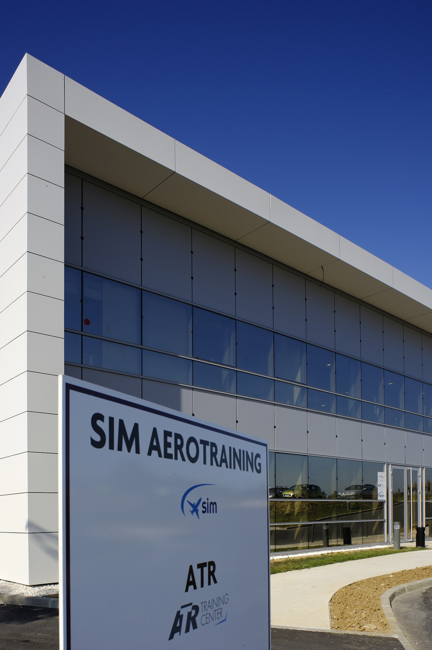 Sogelym Dixence - PARC MAIL ROISSY CDG – SIM AEROTRAINING